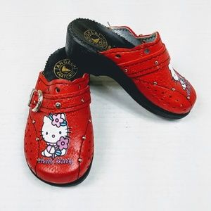 hello kitty clogs